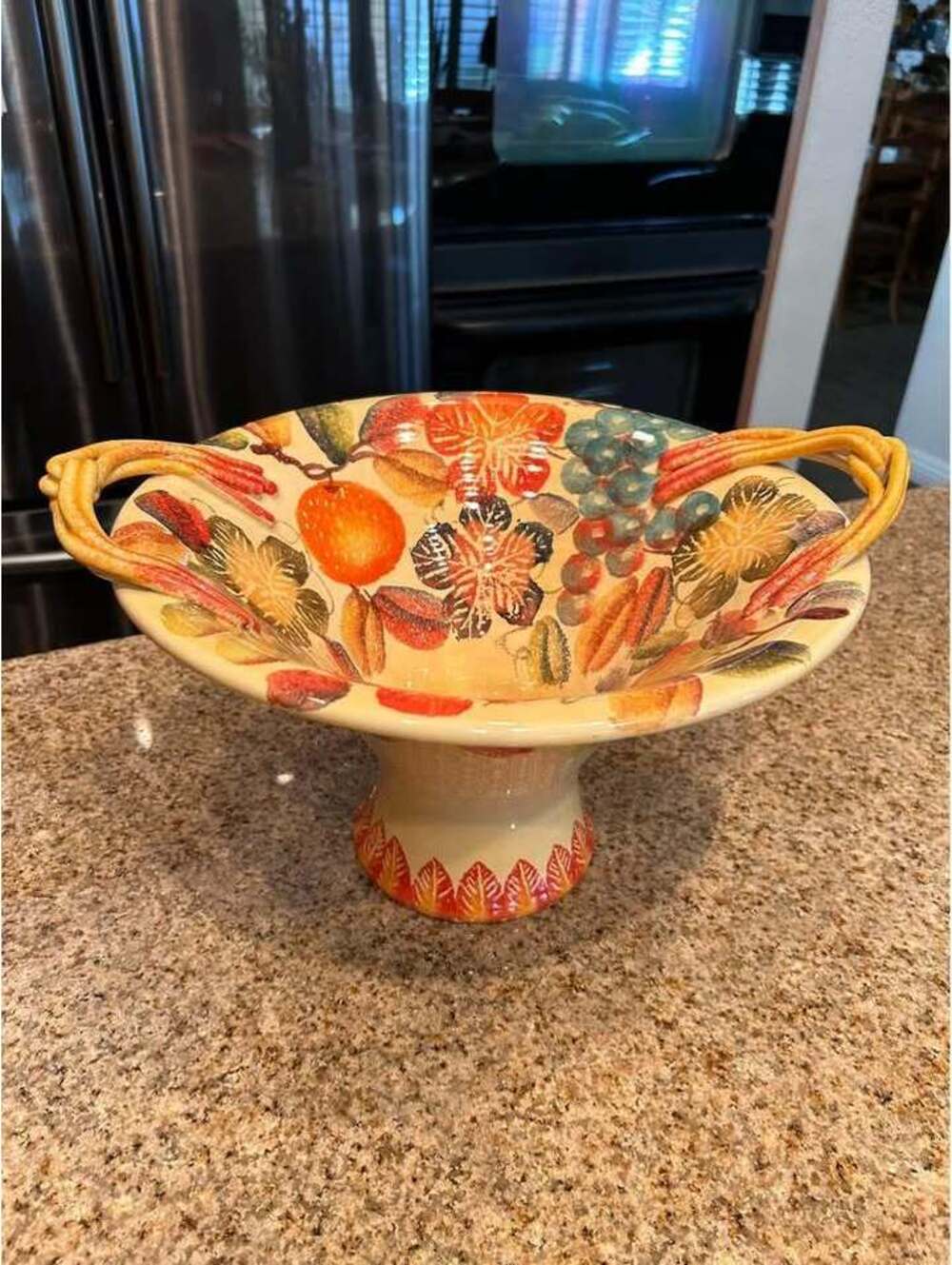 RARE FALL DESIGN HOME ACCENT VASE,HAND PAINTED MADE IN ITALY, NWOT.